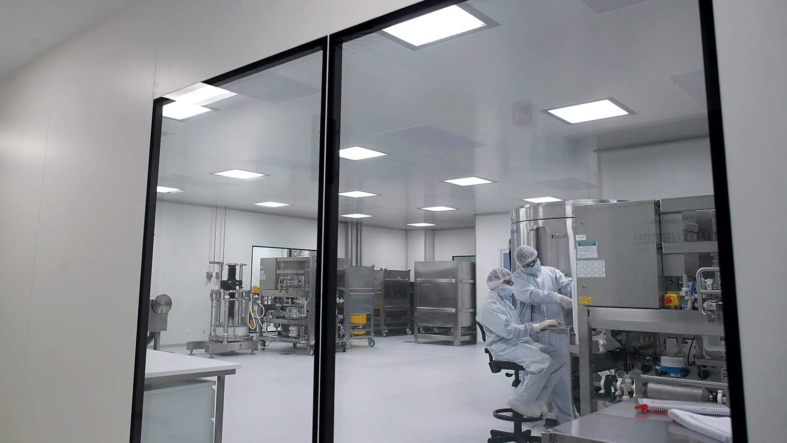 Az Oxfordi Egyetem és az AstraZeneca közös védőoltásának fejlesztése egy argentín laboratóriumban