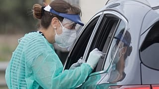Covid-19: Η εκπαίδευση ανοίγει, οι γονείς ανησυχούν