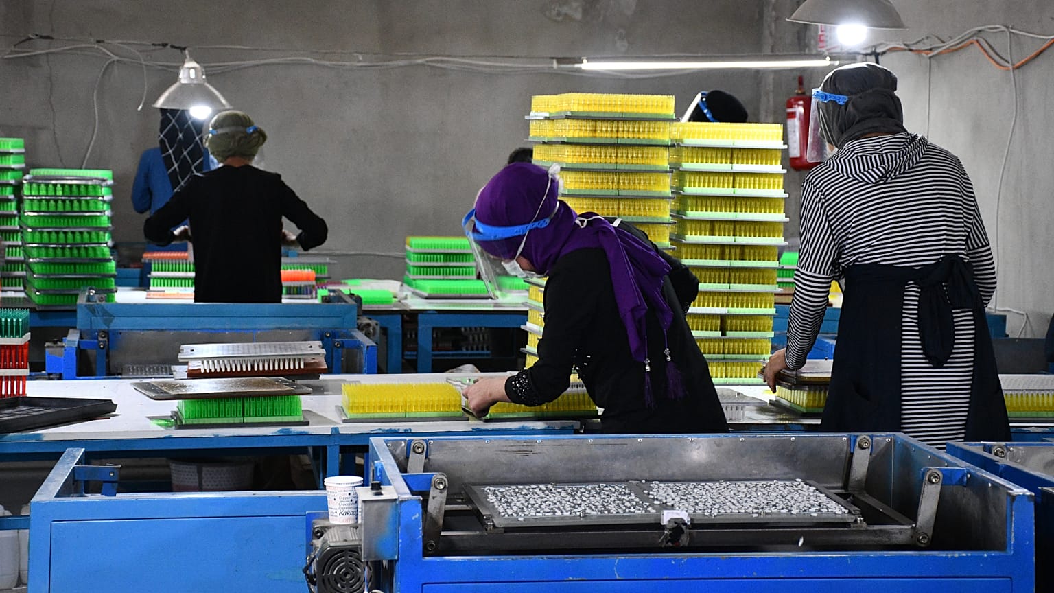 Türkiye'de işten çıkarma yasağı iki ay daha uzatıldı