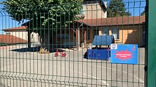 Eine geschlossene Grundschule in der Nähe von Lyon