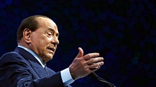 Italien: Silvio Berlusconi mit Covid-19 im Krankenhaus