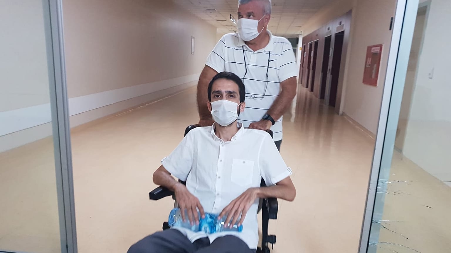 Aytaç Ünsal szabadulása pillanatában