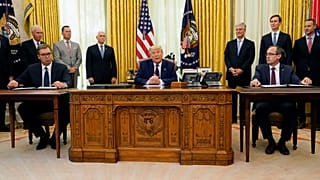 Kosova Başbakanı Avdullah Hoti, Sırbistan Cumhurbaşkanı Aleksandar Vucic ve ABD Başkanı Donald Trump