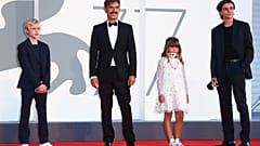 Claudio Noce und Schauspieler bei der Premiere