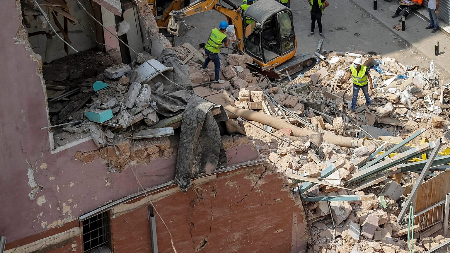 Beyrut'ta arama kurtama operasyonu