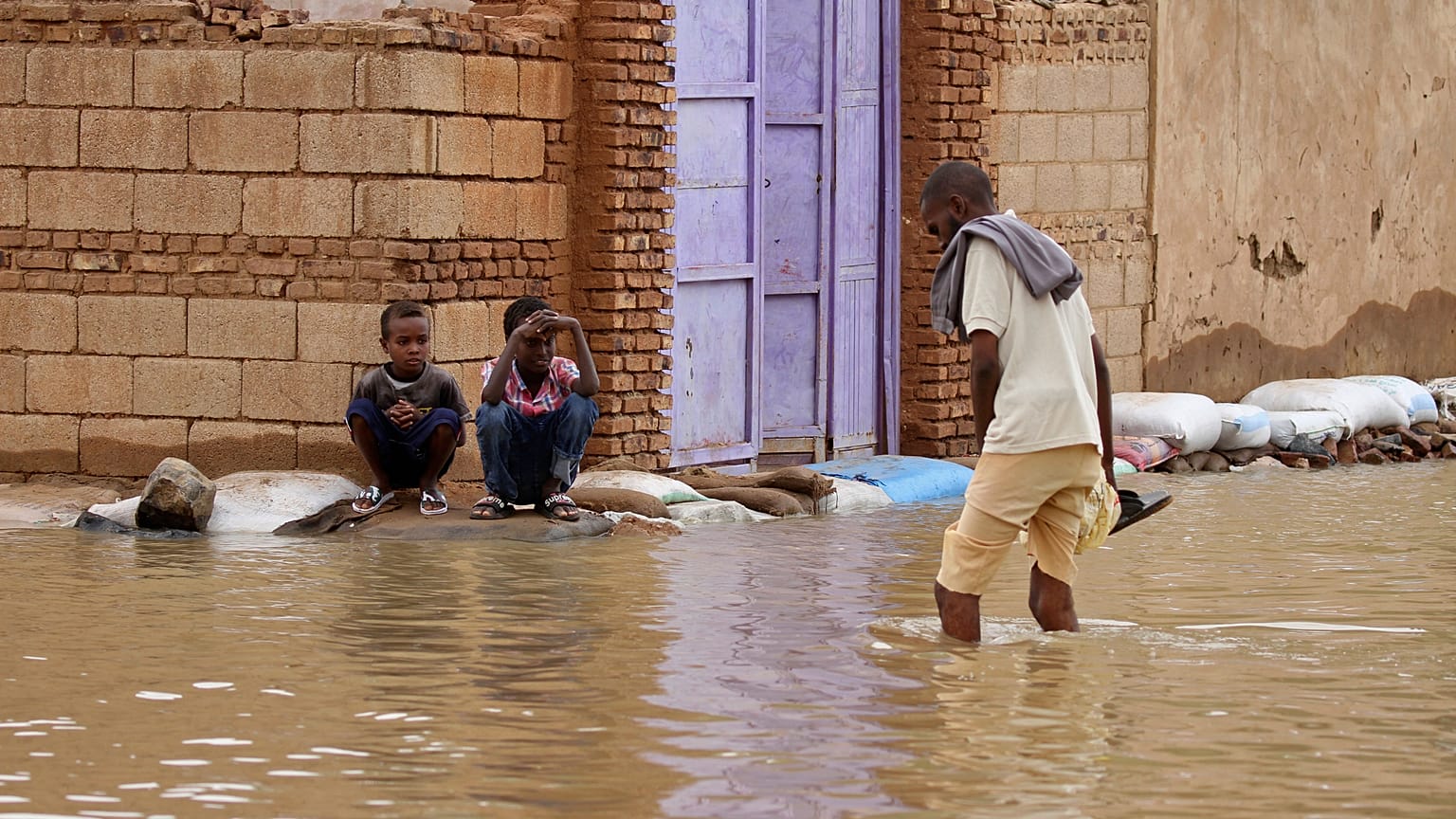 فيضانات غير مسبوقة في السودان تتسبب في مقتل العشرات وتشريد الآلاف