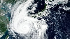 A NASA műholdképe a Hájsen tájfunról