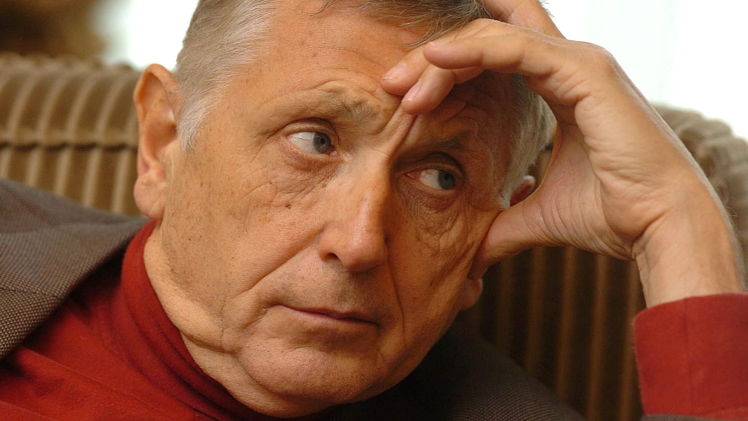 Jiri Menzel morre aos 82 anos