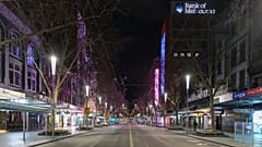 Kihalt Melbourne főutcája, a Swanston Street