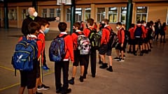 Entrada de los alumnos al colegio Luis Amigó en Navarra