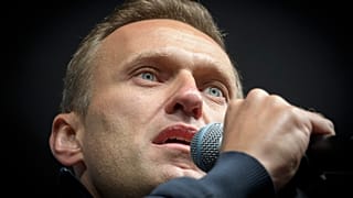 Esta foto de archivo tomada el 29 de septiembre de 2019 muestra al líder de la oposición rusa Alexei Navalni dando un discurso durante una manifestación en Moscú.