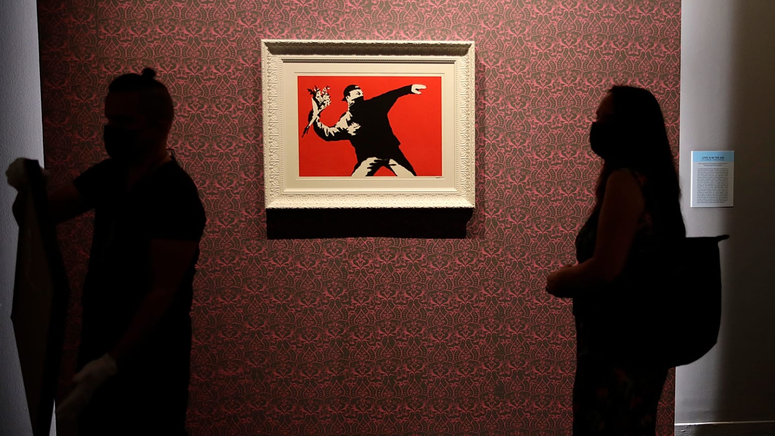 Banksy sbarca a Roma: 100 opere in mostra al Chiostro del Bramante