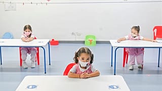 Çocuklar okulda
