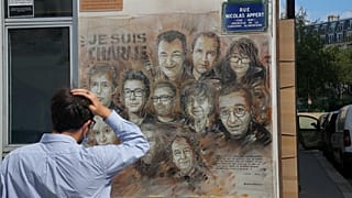 Une oeuvre de "street art" à Paris, en hommage aux membres assassinés de Charlie Hebdo : photo prise le 2 septembre 2020