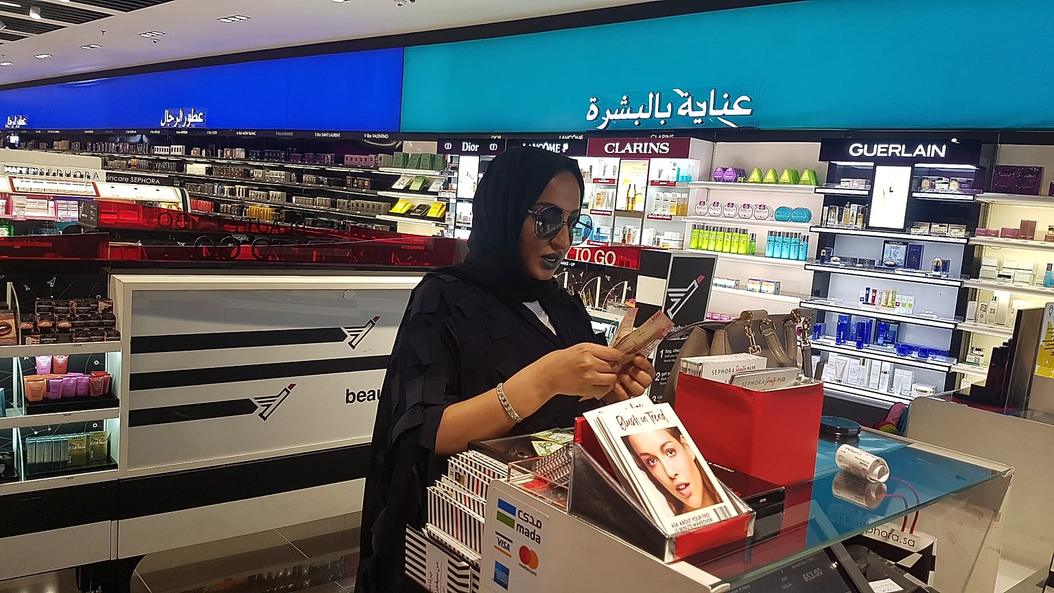 سعوديون ينددون بما وصفوه "إهانة" للمرأة السعودية