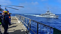 Buques de guerra griegos durante unas maniobras con Emiratos Árabes Unidos a principios de septiembre
