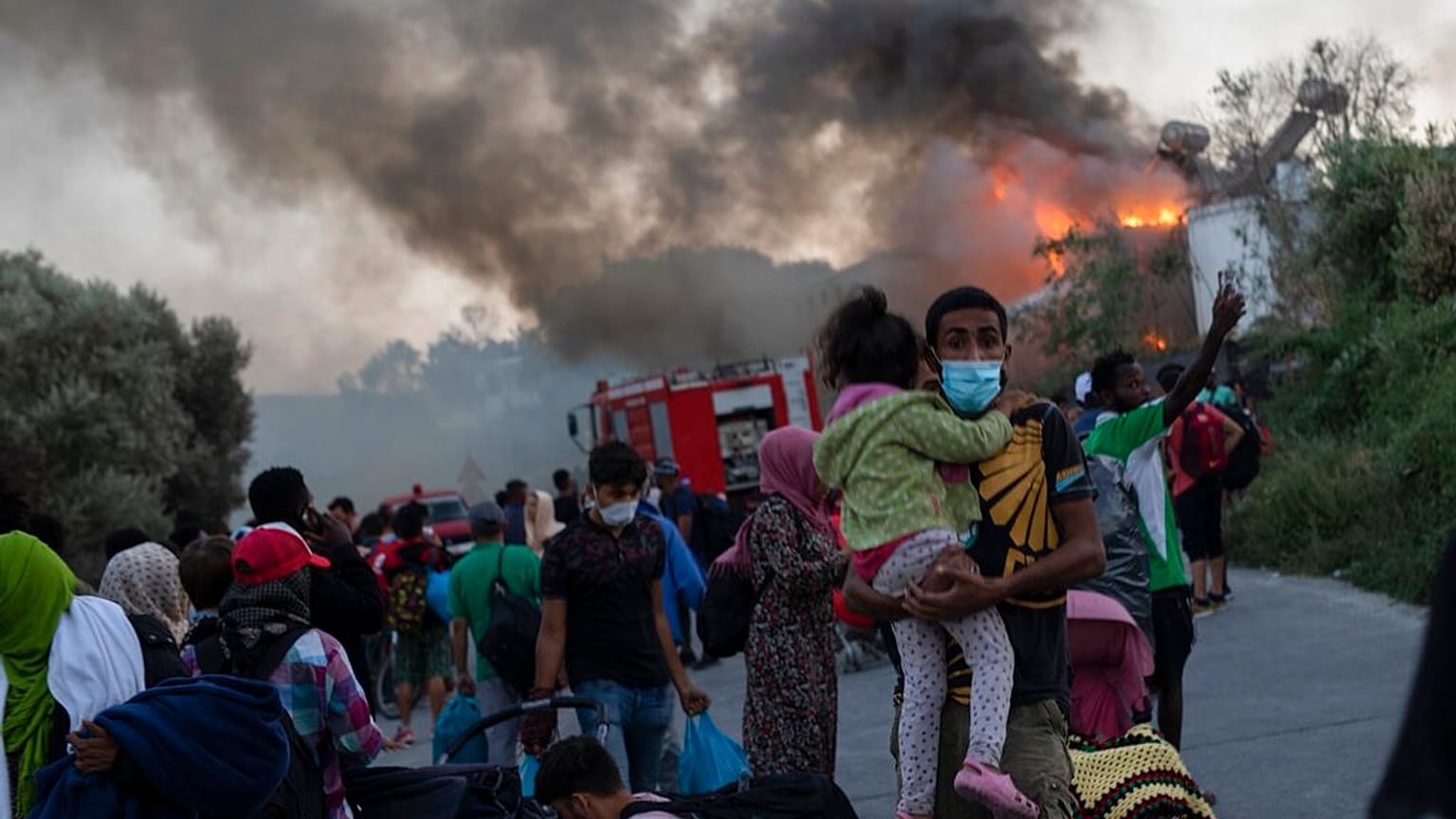 Un autre incendie dans le camp de réfugiés de Moria, l'aide arrive mais pas assez vite