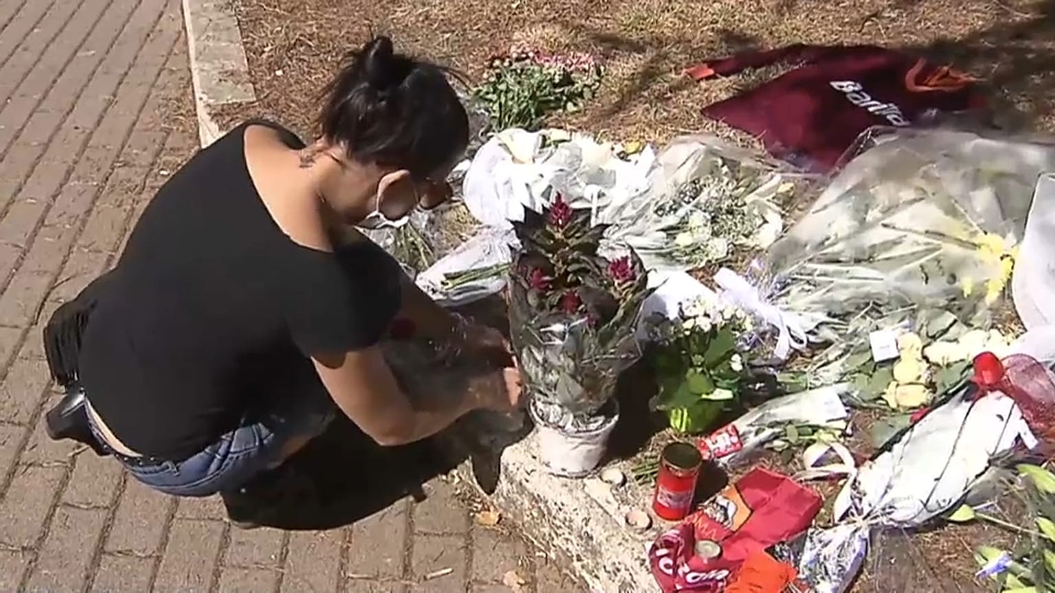 Fiori in memoria di Willy, in Italia