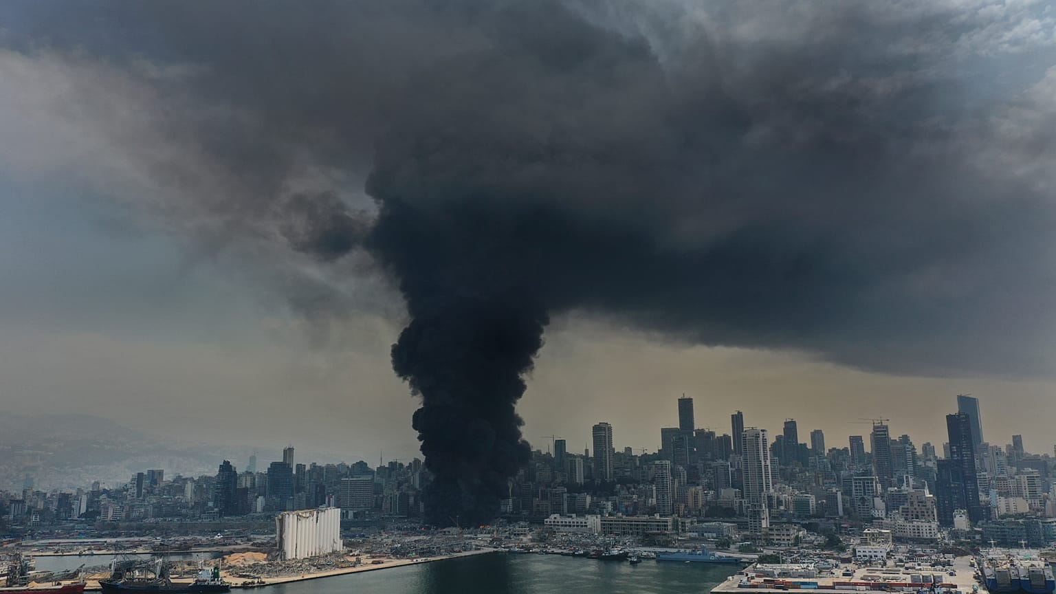 Scena apocalittica su Beirut. 