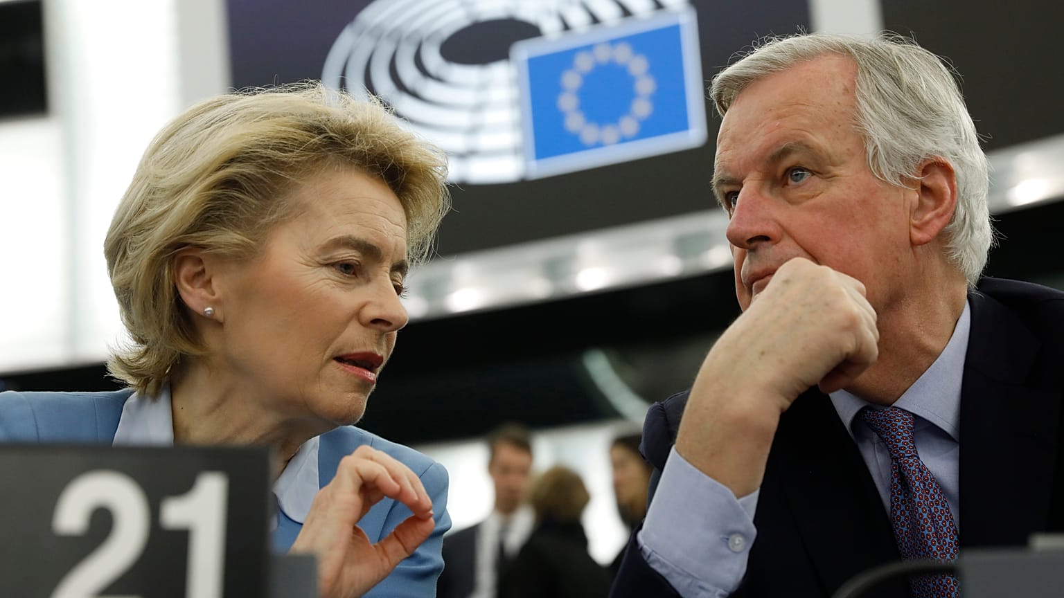 European Commission President Ursula von der Leyen, left, talks to to European Union chief Brexit negotiator Michel Barnier