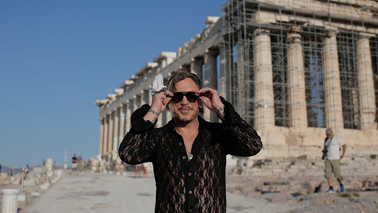 Ο Μίκυ Ρουρκ στην Ακρόπολη