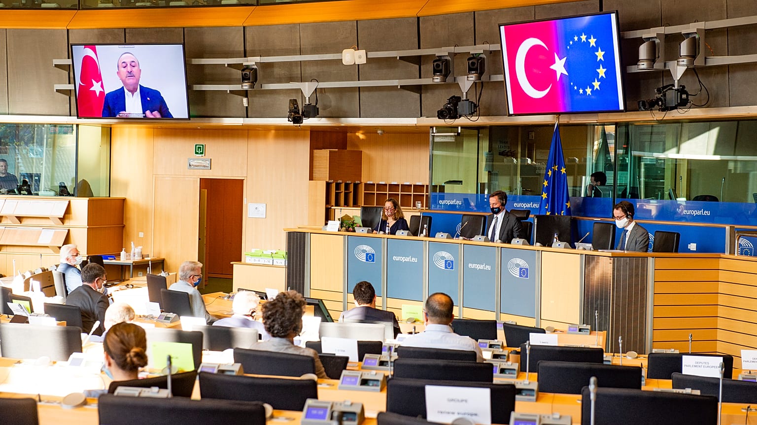 Τηλεδιάσκεψη με τον Μεβλούτ Τσαβούσογλου της Επιτροπής Εξ.Υποθέσεων της ΕΕ