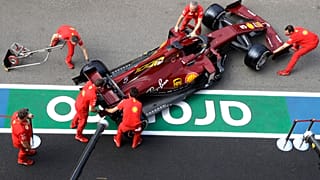 Une Ferrari SF1000 en livrée spéciale "1 000e Grand prix" sur le circuit de Mugello en Toscane dans le centre d'Italie, le 10 septembre 2010.