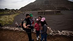Besucher in Teotihuacán.