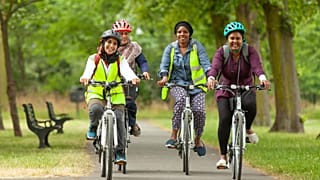 Cycle Sisters on a group ride