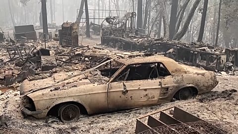 Des incendies ravageurs et meurtriers en Californie, dans l'Oregon et à Washington