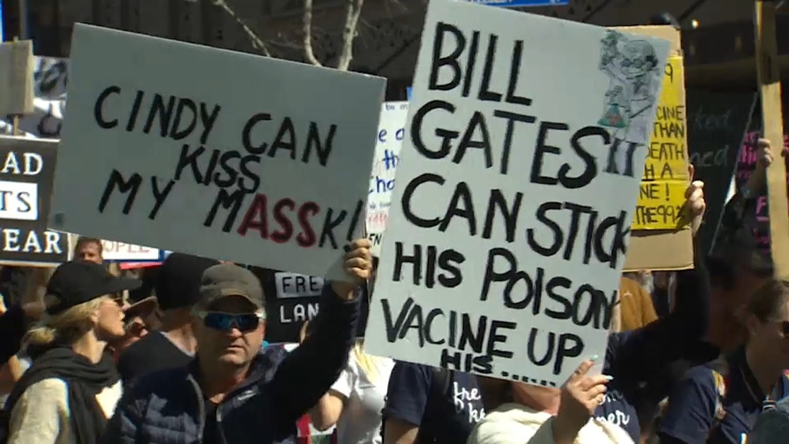 Cartelli contro Bill Gates, ad Auckland. 
