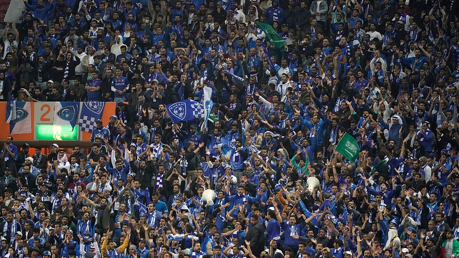 صورة لأنصار الهلال من داخل أحد الملاعب