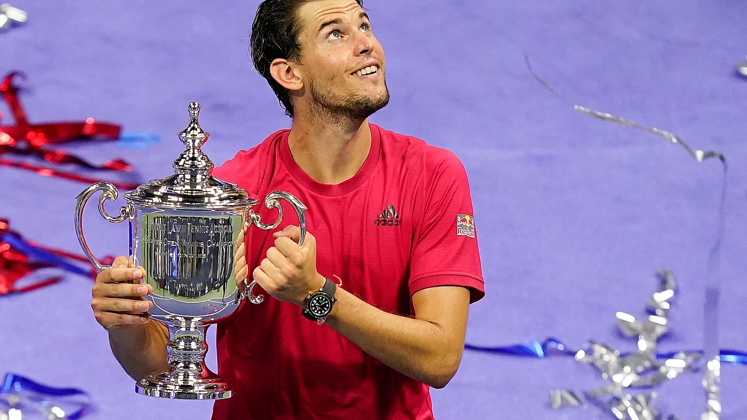 Доминик Тим с чемпионским кубком US Open