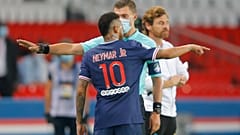 PSG's Neymar argues with the fourth official as he leaves the pitch after getting a red card during the French Ligue 1 match between PSG and OM in Paris, Sept.13, 2020.