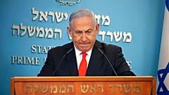 El primer ministro israelí Benjamin Netanyahu en rueda de prensa antes de anunciar el confinamiento
