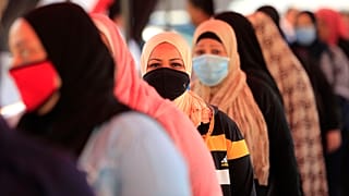 مذيعة مصرية تثير الجدل بعد تصريحاتها عن الحجاب