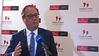 Ο πρώην πρόεδρος της Γαλλίας Φρανσουά Ολάντ στο συνέδριο του Economist στην Αθήνα