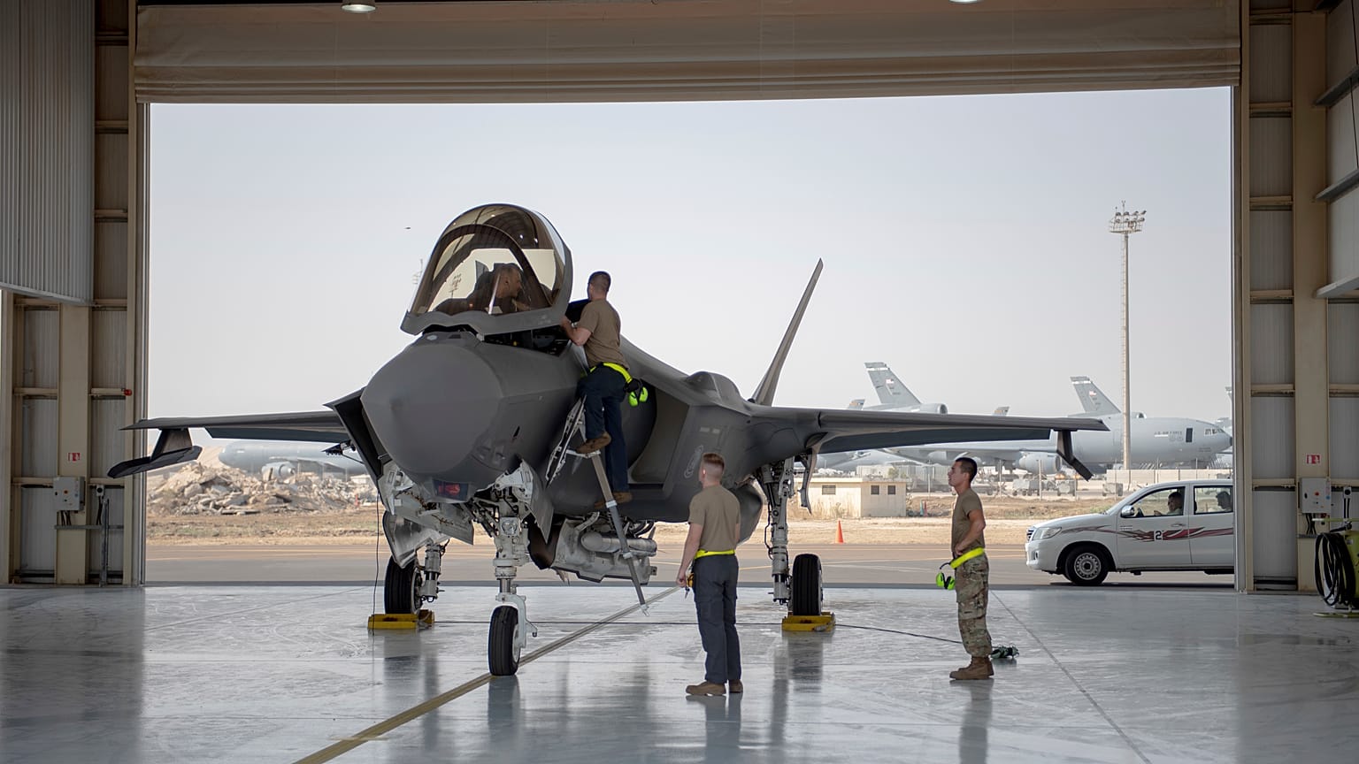  F-35 وطاقمها،  قاعدة الظفرة الجوية - الإمارات العربية المتحدة