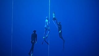 Apnée profonde : une histoire dingue qui finit sur un record à 112 m pour Arnaud Jérald