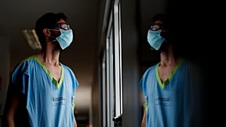 «Μάχη» με τοπικές εξάρσεις κρουσμάτων κορονοϊού