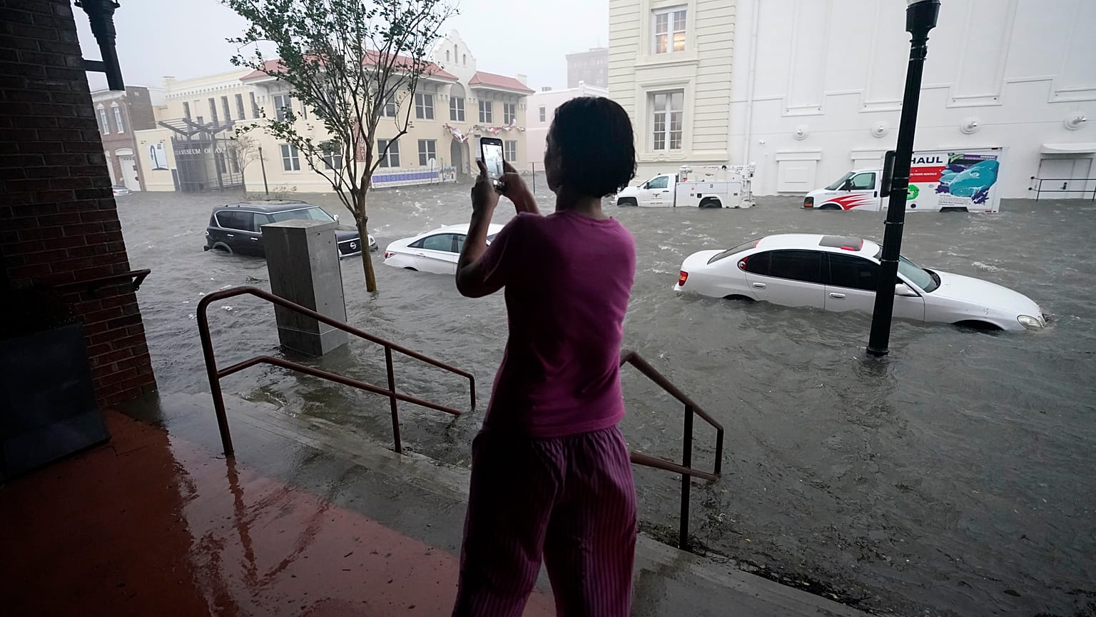 La città di Pensacola allagata