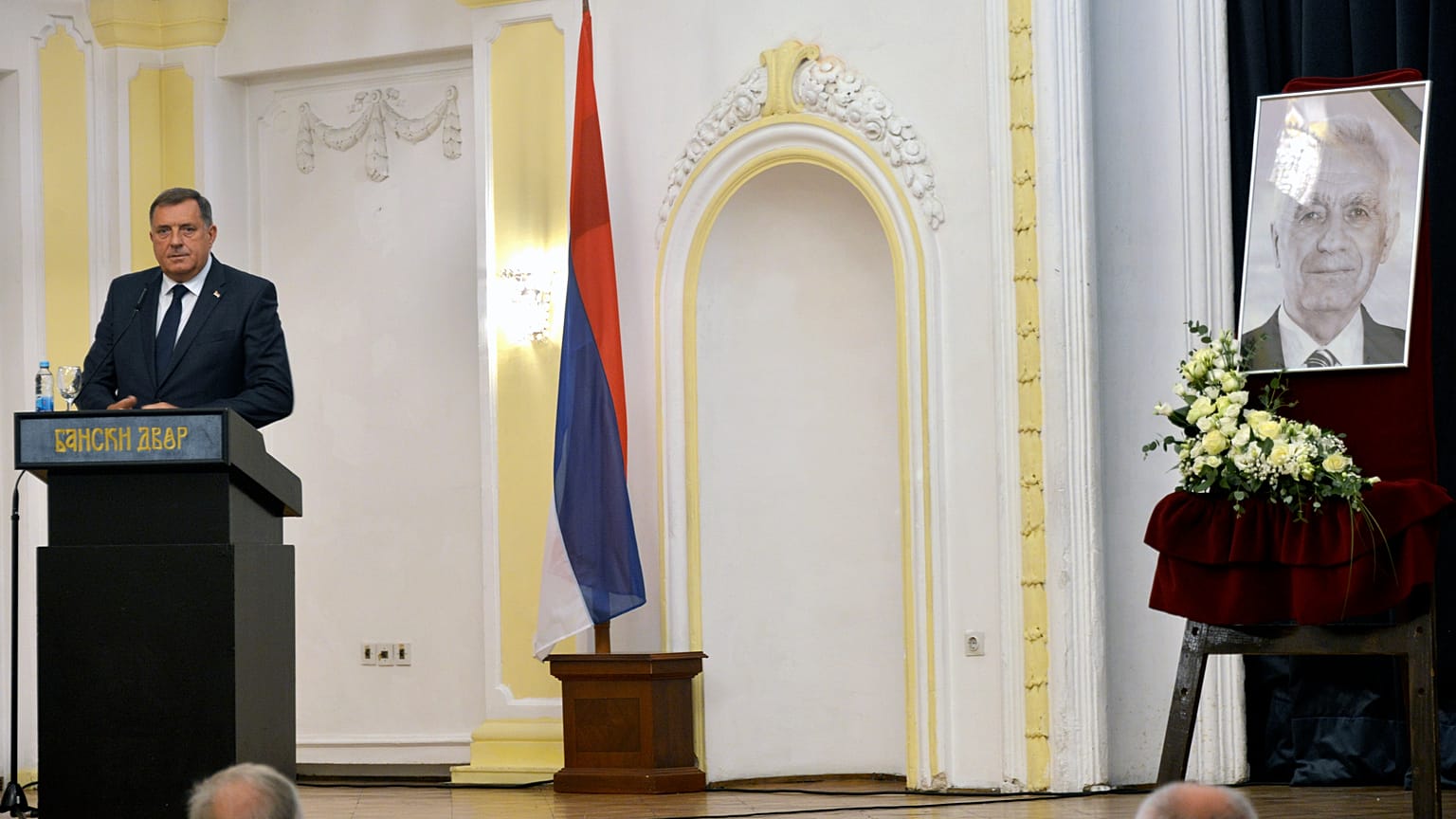 Sırp Cumhuriyeti lideri Milorad Dodik, savaş suçlusu Momcilo Krajisnik için düzenlenen anma törenine katıldı