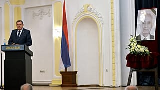 Sırp Cumhuriyeti lideri Milorad Dodik, savaş suçlusu Momcilo Krajisnik için düzenlenen anma törenine katıldı
