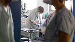 Covid-19: Frankreich zieht die Notbremse