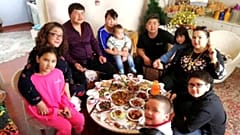 Uygur ailelerine gelen Çinli 'kuzenler' devlet tarafından görevlendirildi