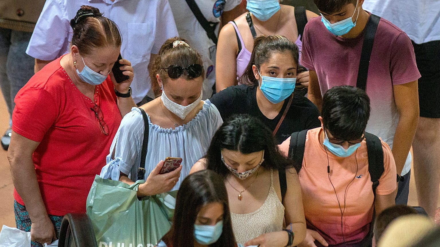 Chaos in Madrid, ratlos in Paris: WHO schlägt Alarm