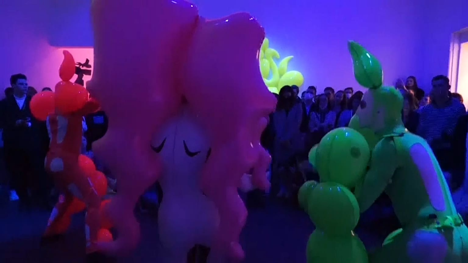Latex-Ausstellung im Museum of Modern Art in Moskau