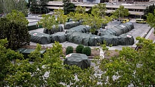Tiendas militares españolas serán utilizadas por los pacientes del hospital durante el brote de coronavirus en el hospital militar Gómez Ulla en Madrid, el 18 de septiembre.