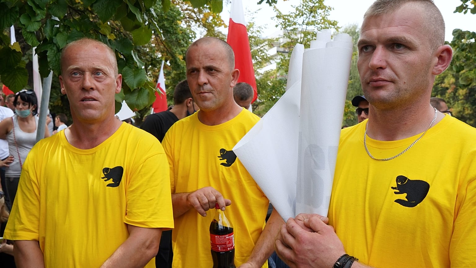 Des fermiers manifestent contre le projet de loi visant à interdire l'élevage des animaux pour leur fourrure en Pologne, le 18 septembre 2020