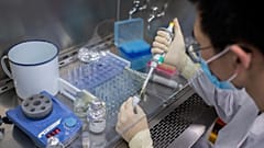 عکس تزئینی از لابراتواری در چین